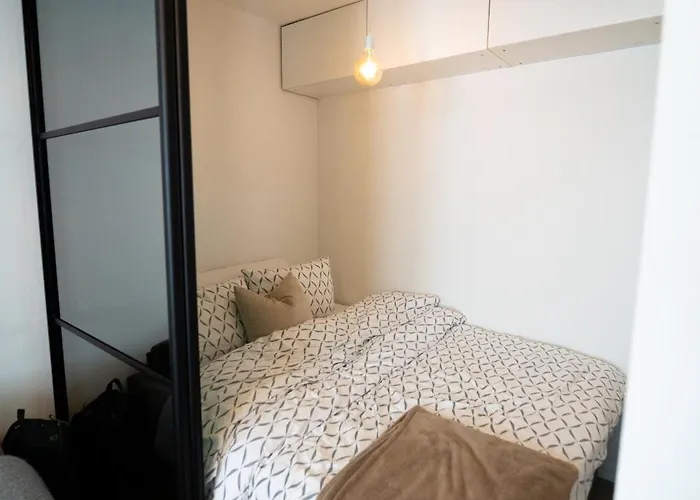 Ultra Flat With Balcony *