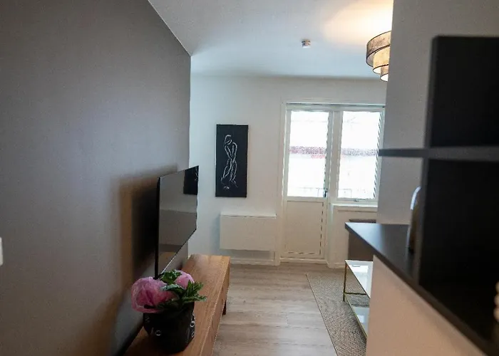 Ultra Flat With Balcony *