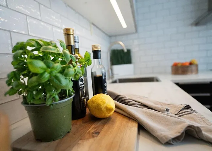 Ultra Flat With Balcony شقة *